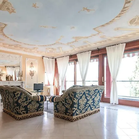 Comolake Fairytale-luxury With Swimming Pool Villa