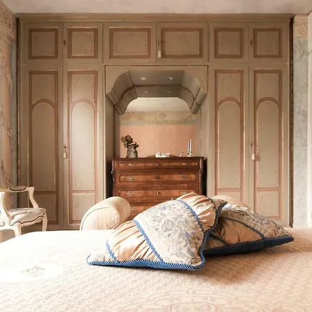 Comolake Fairytale-luxury With Swimming Pool Villa